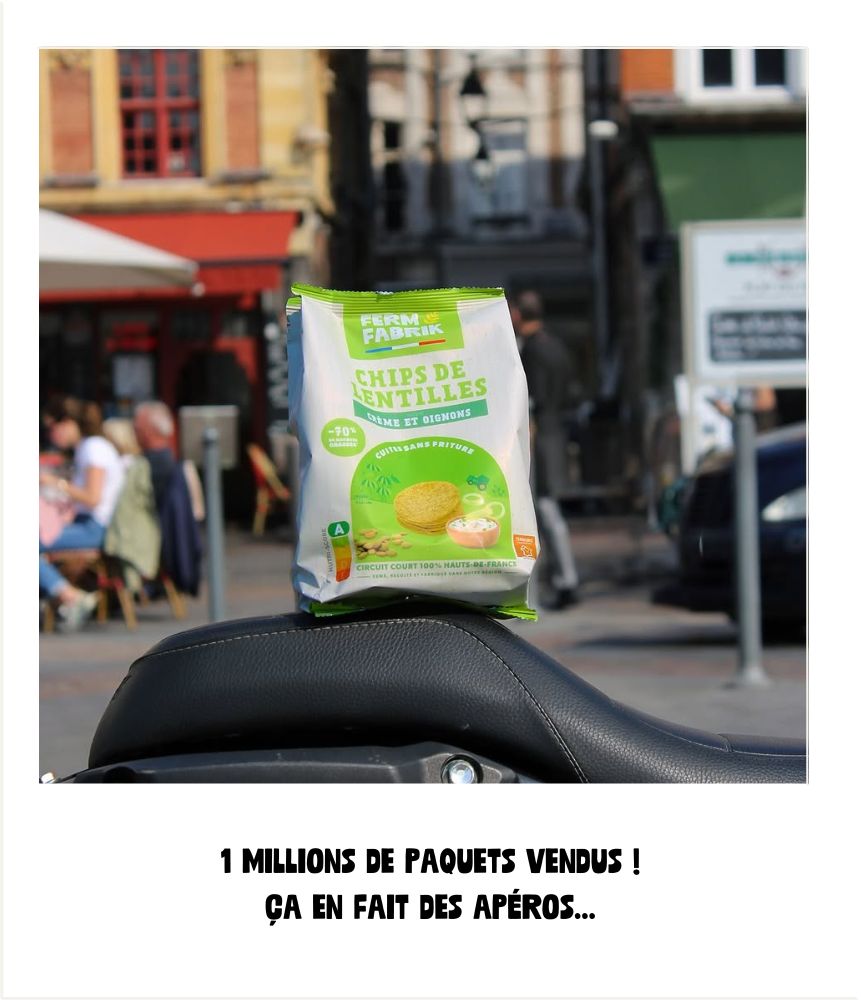 Polaroïd d'un paquet de chips Ferm Fabrik goût Crème & Oignons
