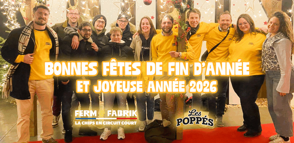 toute l'équipe d'apéro pop réuni sur une photo portant un pull jaune aux couleurs de la marque avec écrit bonne fete de fin d'année et joyeuse année 2026 au centre de l'image